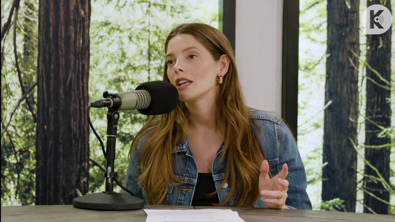 Ashley-Greene-dot-nl_TheTwilightEffect-Aflevering14EclipseRewatchPart2of3-1721.jpg Ashley-Greene-dot-nl_TheTwilightEffect-Aflevering14EclipseRewatchPart2of3-1721.jpg