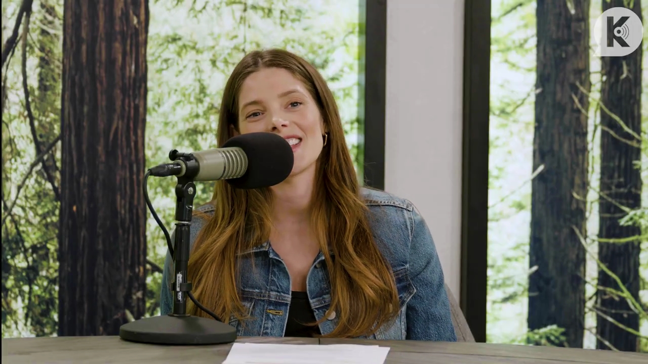 Ashley-Greene-dot-nl_TheTwilightEffect-Aflevering14EclipseRewatchPart2of3-1917.jpg