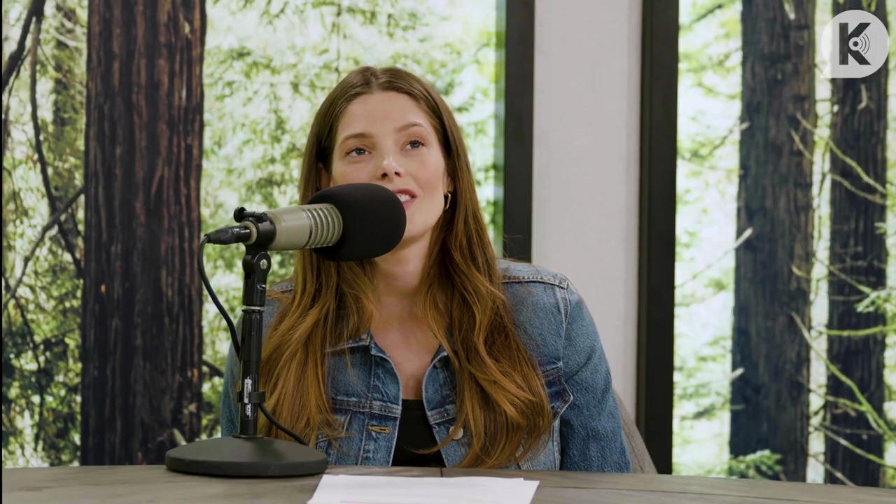 Ashley-Greene-dot-nl_TheTwilightEffect-Aflevering14EclipseRewatchPart2of3-1919.jpg