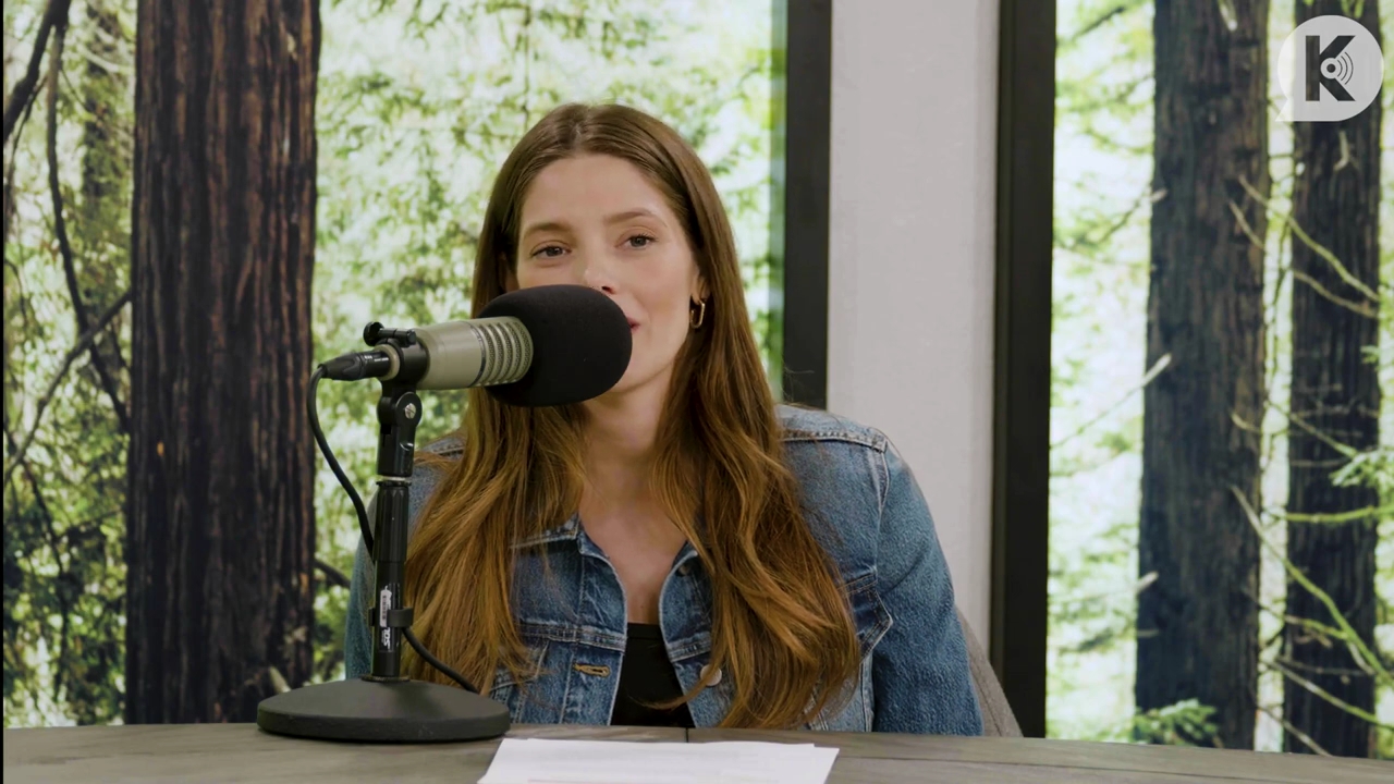 Ashley-Greene-dot-nl_TheTwilightEffect-Aflevering14EclipseRewatchPart2of3-1921.jpg