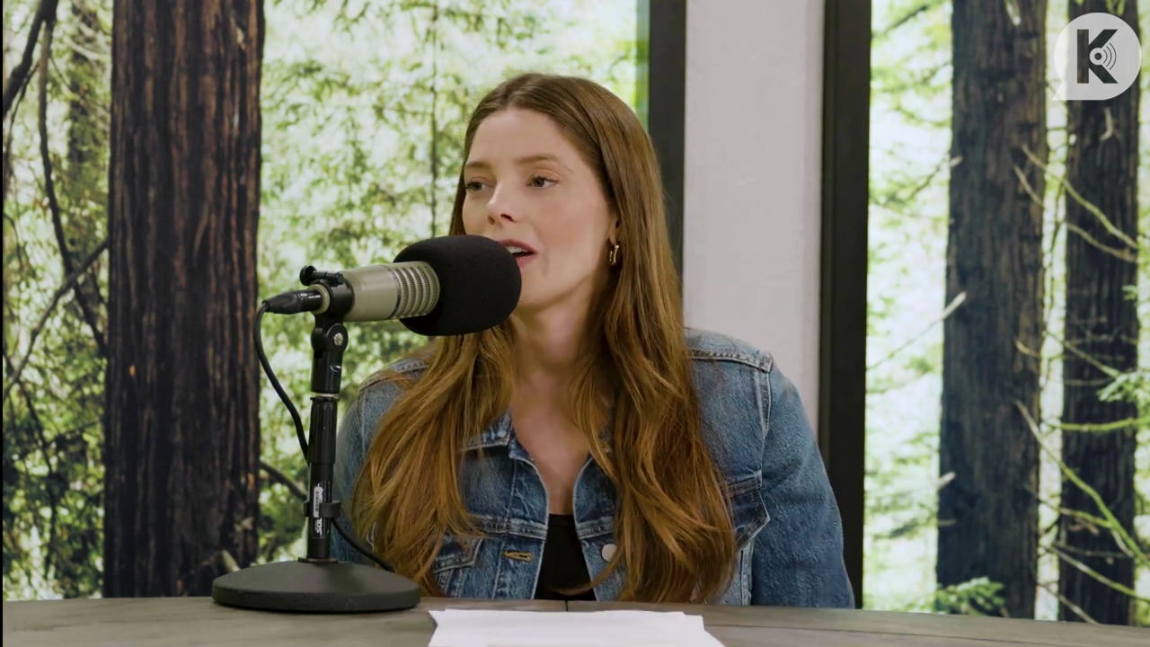 Ashley-Greene-dot-nl_TheTwilightEffect-Aflevering14EclipseRewatchPart2of3-1932.jpg