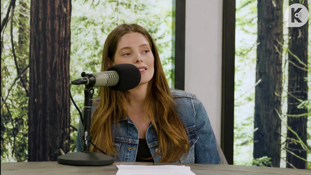 Ashley-Greene-dot-nl_TheTwilightEffect-Aflevering14EclipseRewatchPart2of3-1939.jpg