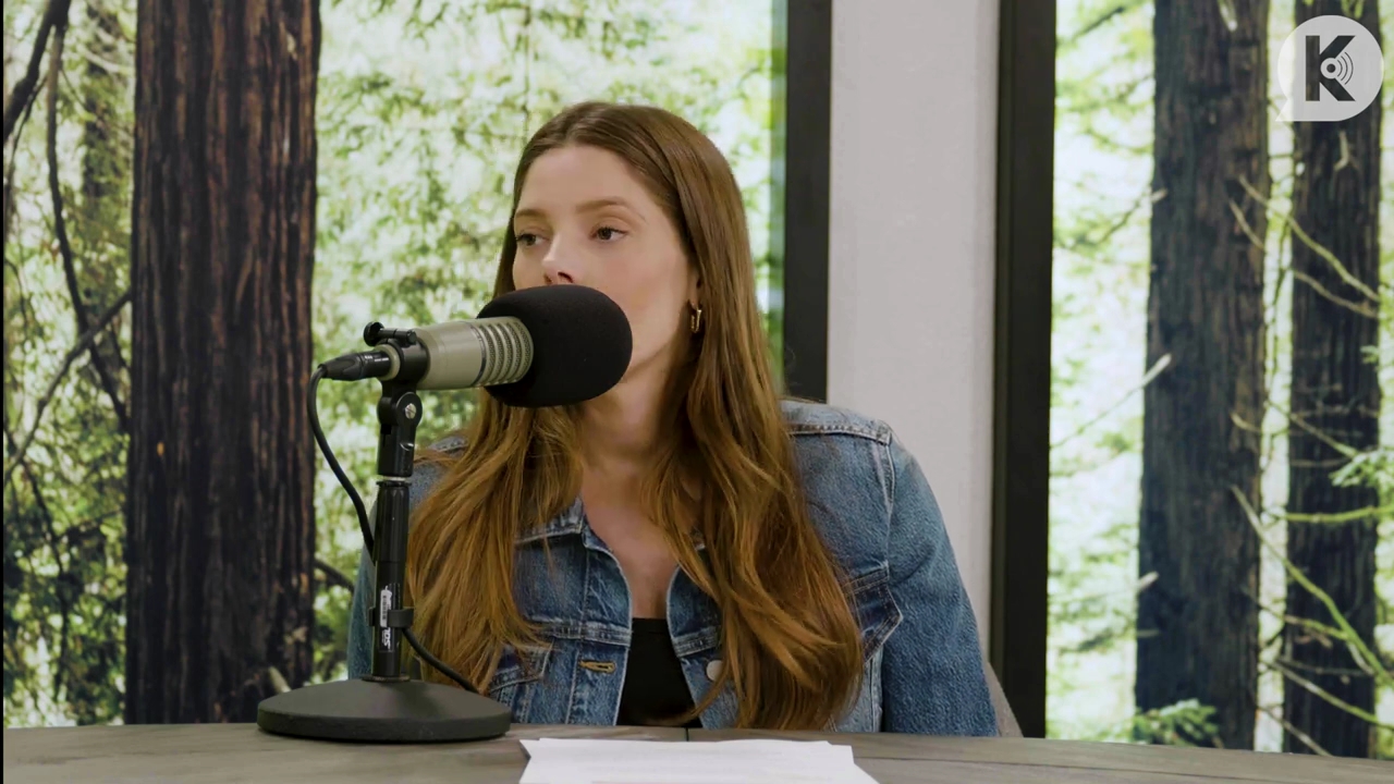 Ashley-Greene-dot-nl_TheTwilightEffect-Aflevering14EclipseRewatchPart2of3-1941.jpg
