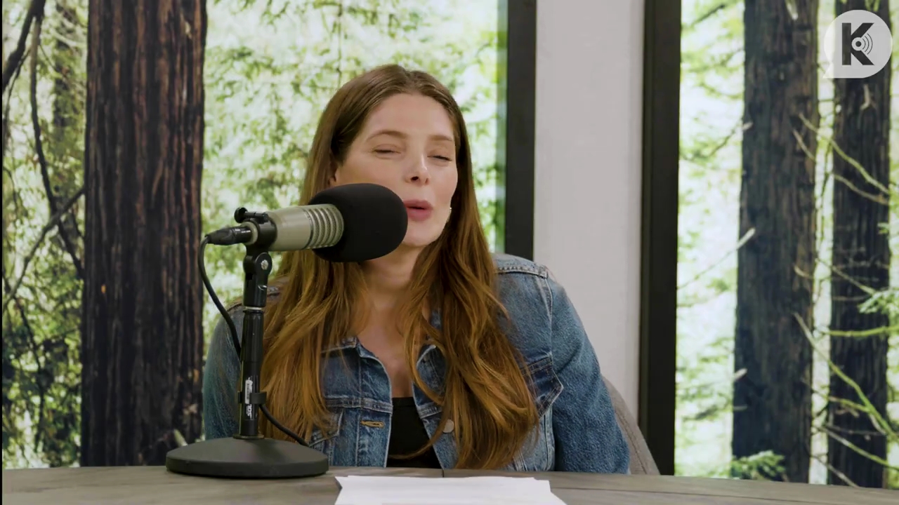 Ashley-Greene-dot-nl_TheTwilightEffect-Aflevering14EclipseRewatchPart2of3-1966.jpg