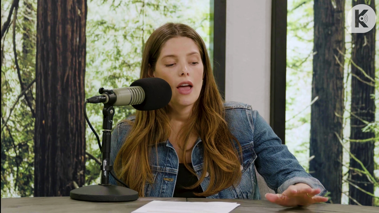 Ashley-Greene-dot-nl_TheTwilightEffect-Aflevering14EclipseRewatchPart2of3-2125.jpg
