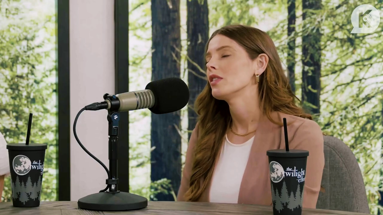 Ashley-Greene-dot-nl_TheTwilightEffect-Aflevering14EclipseRewatchPart2of3-2265.jpg