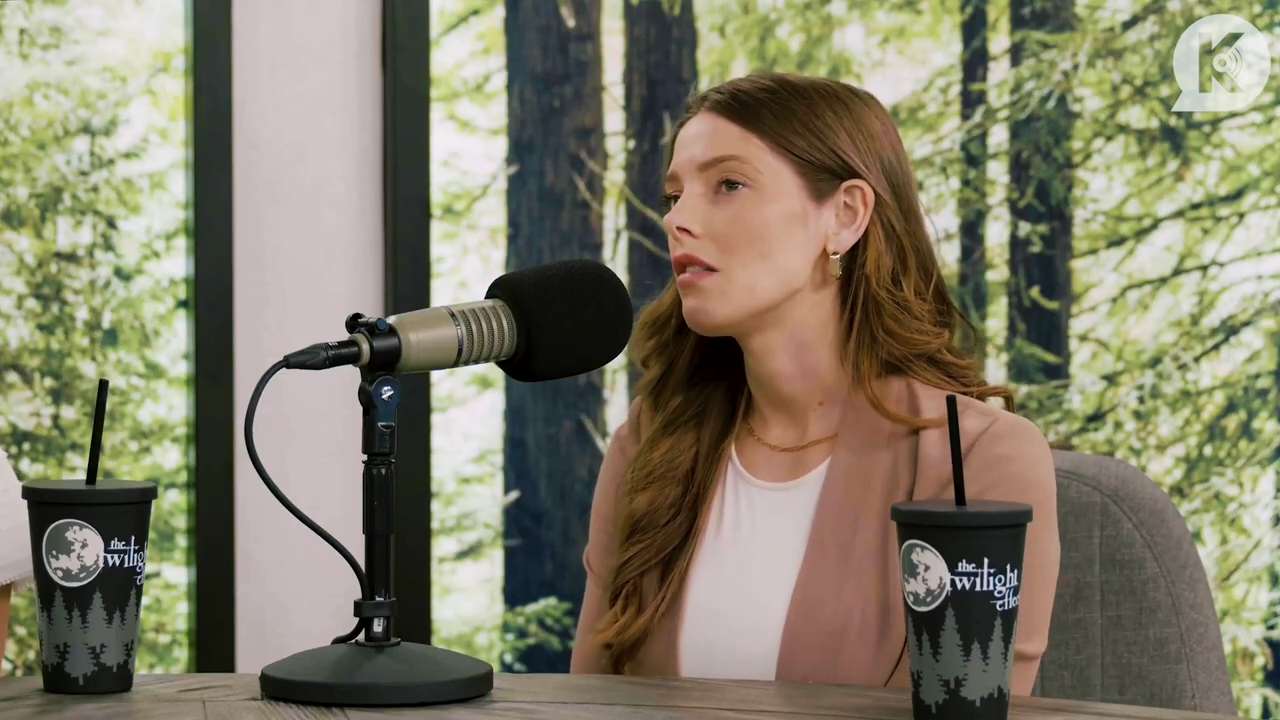 Ashley-Greene-dot-nl_TheTwilightEffect-Aflevering14EclipseRewatchPart2of3-2266.jpg