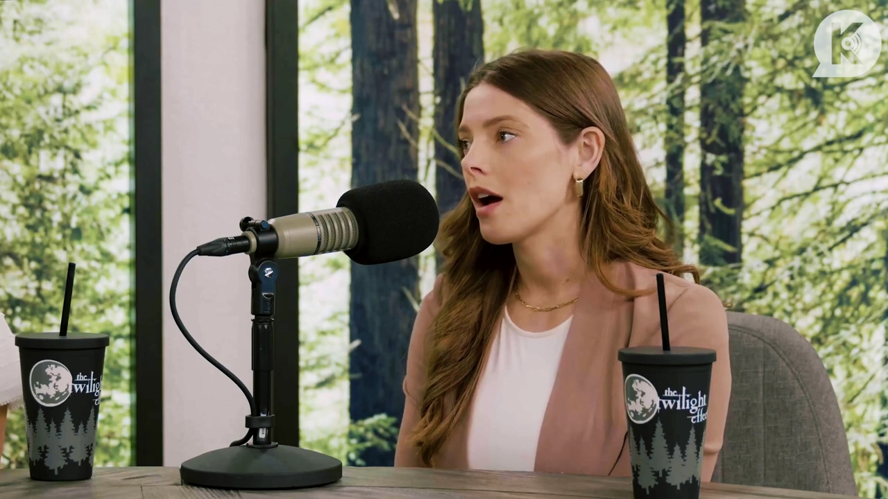 Ashley-Greene-dot-nl_TheTwilightEffect-Aflevering14EclipseRewatchPart2of3-2268.jpg