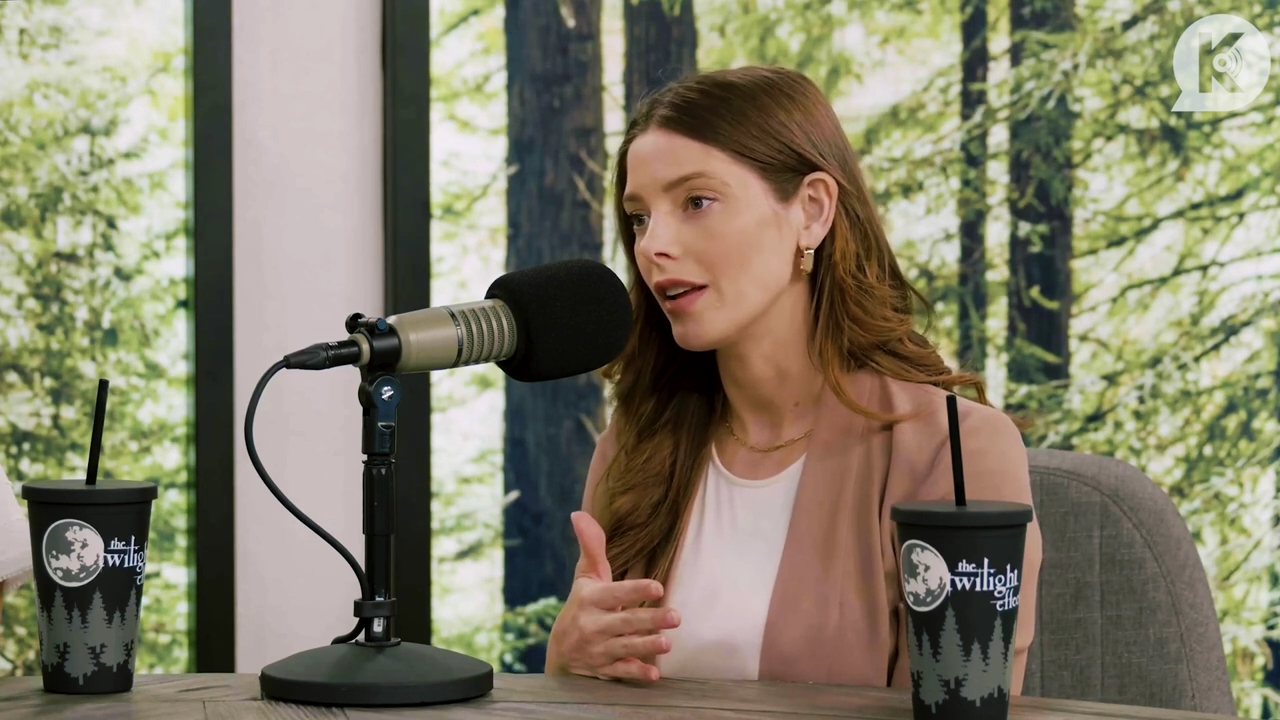 Ashley-Greene-dot-nl_TheTwilightEffect-Aflevering14EclipseRewatchPart2of3-2286.jpg