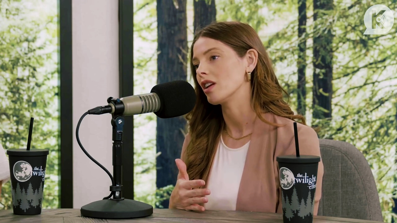 Ashley-Greene-dot-nl_TheTwilightEffect-Aflevering14EclipseRewatchPart2of3-2288.jpg Ashley-Greene-dot-nl_TheTwilightEffect-Aflevering14EclipseRewatchPart2of3-2288.jpg