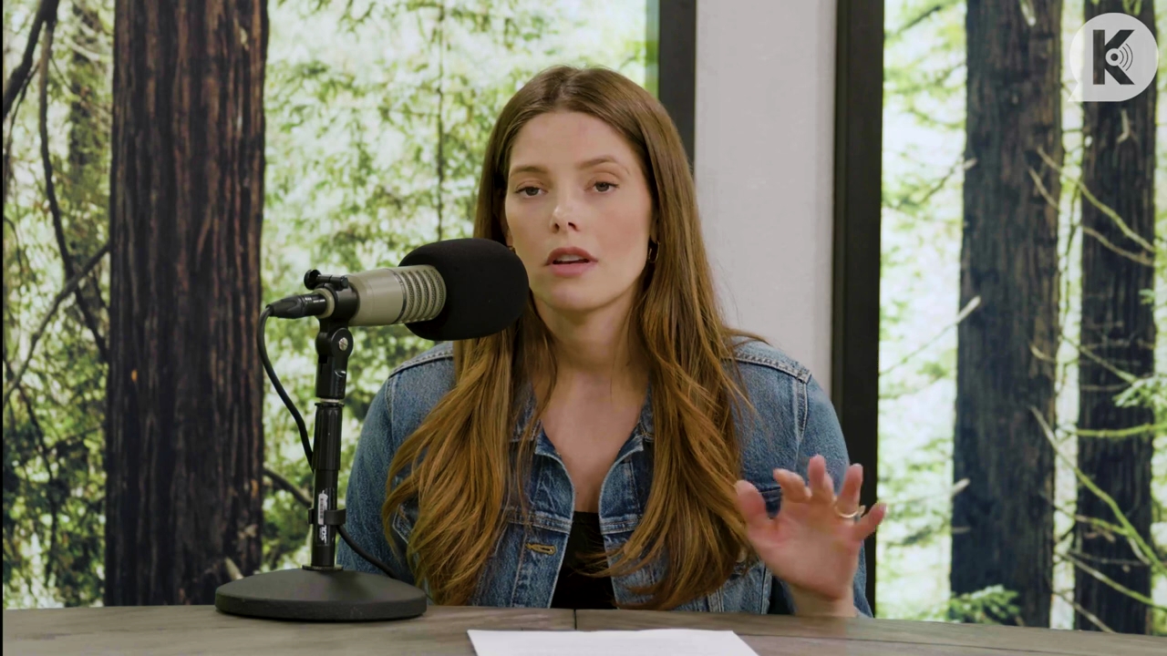 Ashley-Greene-dot-nl_TheTwilightEffect-Aflevering14EclipseRewatchPart2of3-2414.jpg