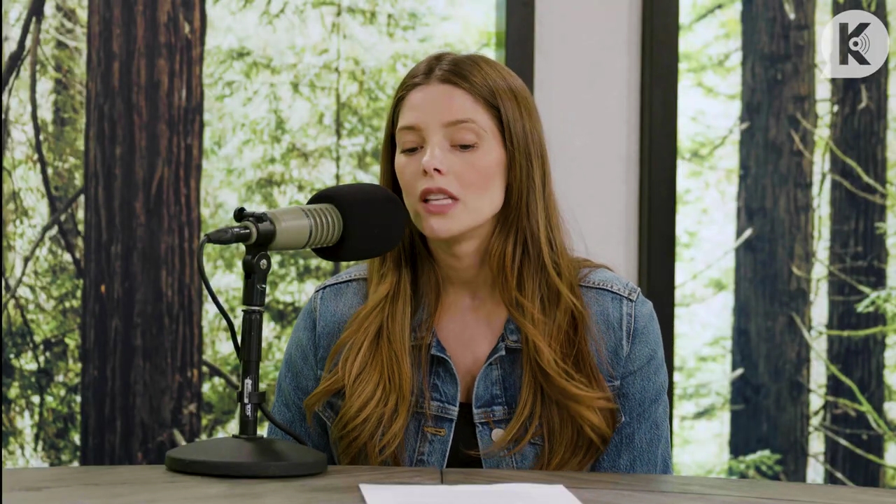 Ashley-Greene-dot-nl_TheTwilightEffect-Aflevering14EclipseRewatchPart2of3-2531.jpg