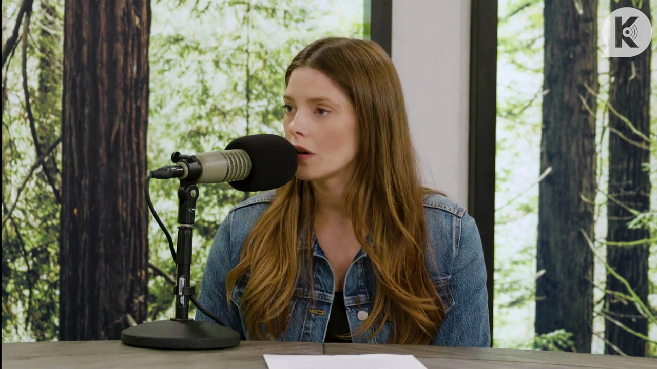 Ashley-Greene-dot-nl_TheTwilightEffect-Aflevering14EclipseRewatchPart2of3-2533.jpg
