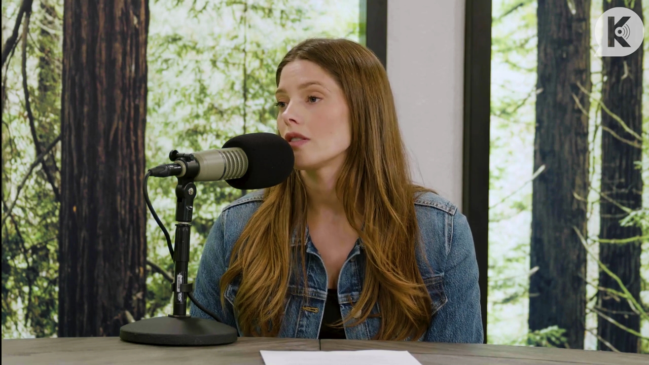 Ashley-Greene-dot-nl_TheTwilightEffect-Aflevering14EclipseRewatchPart2of3-2541.jpg