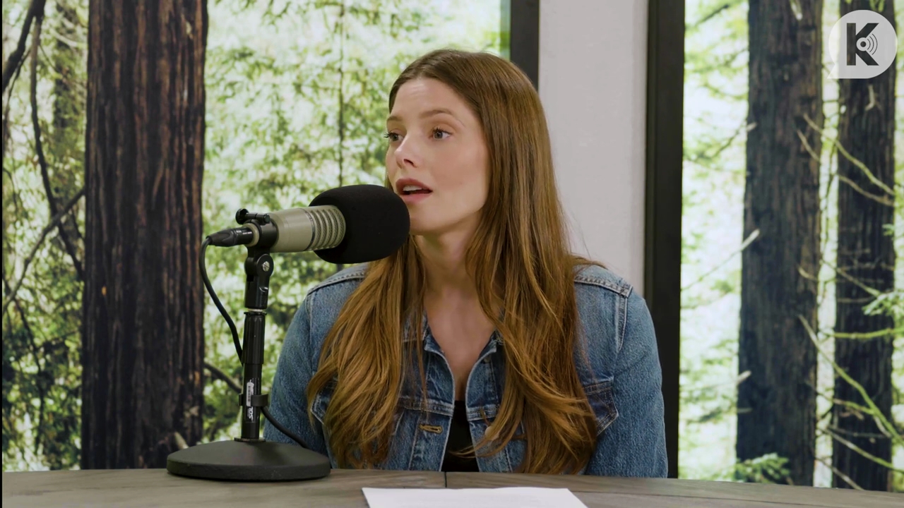 Ashley-Greene-dot-nl_TheTwilightEffect-Aflevering14EclipseRewatchPart2of3-2545.jpg