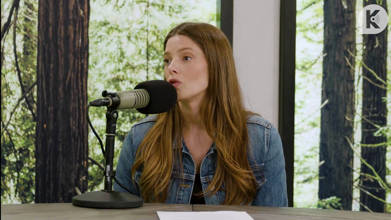 Ashley-Greene-dot-nl_TheTwilightEffect-Aflevering14EclipseRewatchPart2of3-2546.jpg Ashley-Greene-dot-nl_TheTwilightEffect-Aflevering14EclipseRewatchPart2of3-2546.jpg