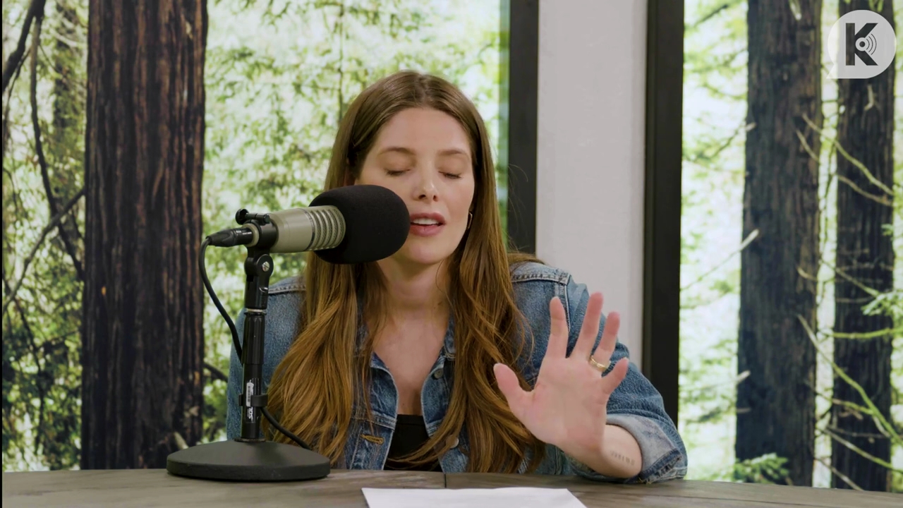 Ashley-Greene-dot-nl_TheTwilightEffect-Aflevering14EclipseRewatchPart2of3-2593.jpg