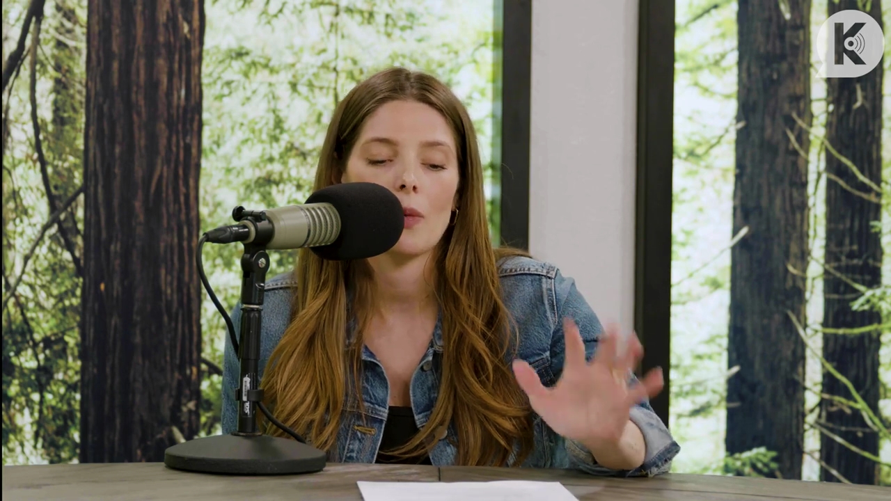 Ashley-Greene-dot-nl_TheTwilightEffect-Aflevering14EclipseRewatchPart2of3-2594.jpg