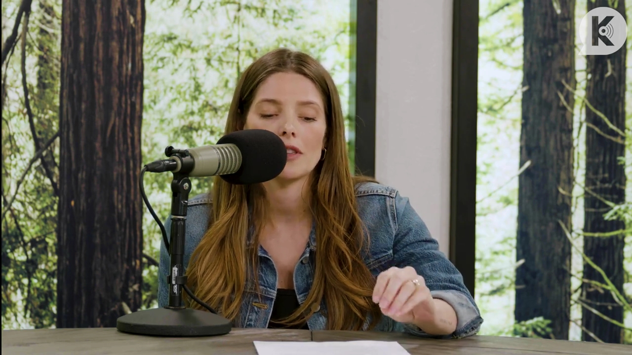 Ashley-Greene-dot-nl_TheTwilightEffect-Aflevering14EclipseRewatchPart2of3-2595.jpg