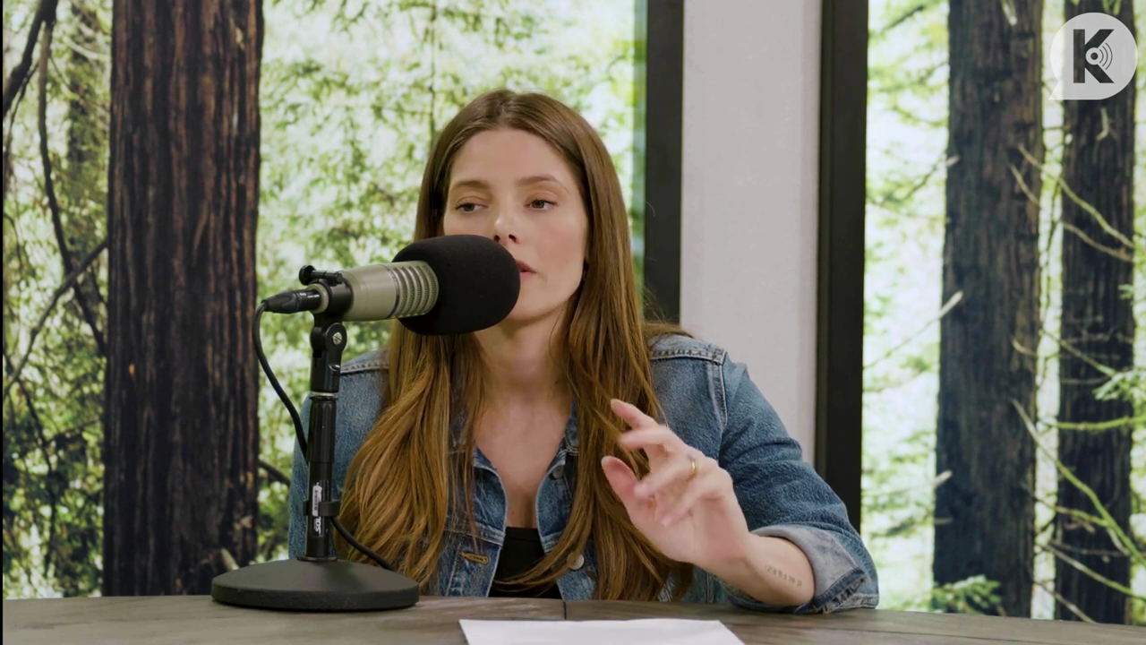 Ashley-Greene-dot-nl_TheTwilightEffect-Aflevering14EclipseRewatchPart2of3-2602.jpg Ashley-Greene-dot-nl_TheTwilightEffect-Aflevering14EclipseRewatchPart2of3-2602.jpg