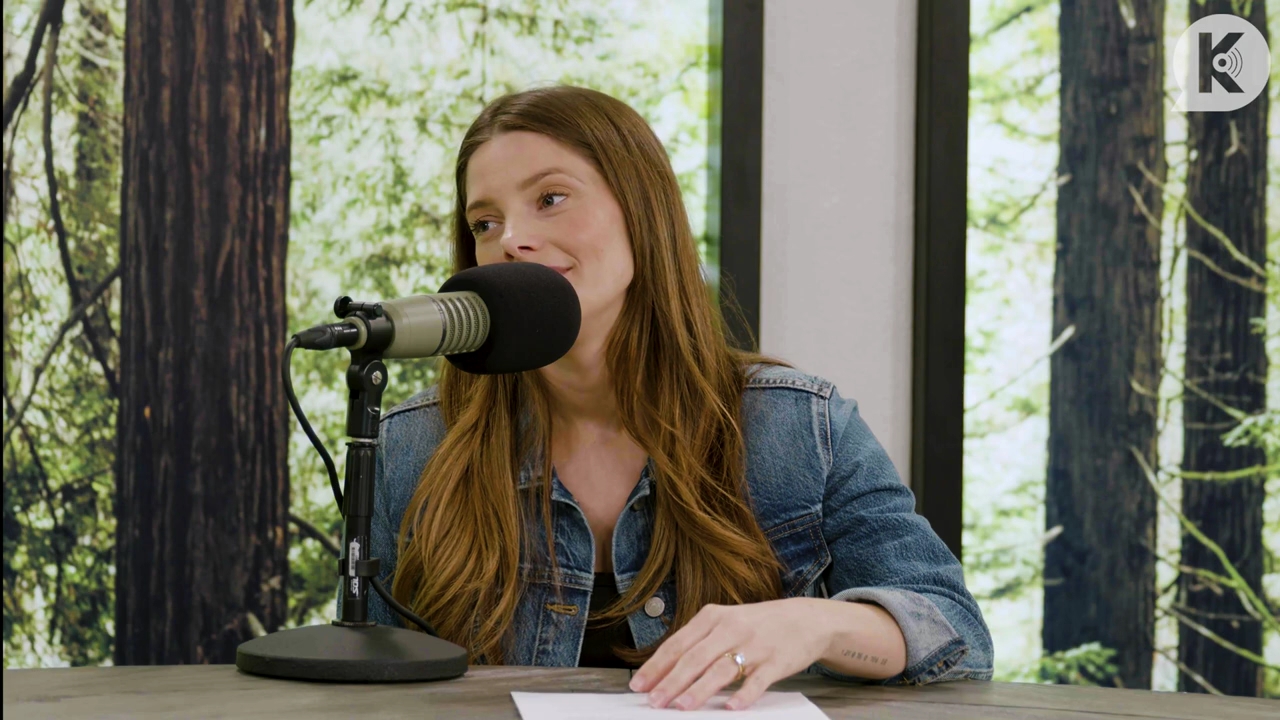 Ashley-Greene-dot-nl_TheTwilightEffect-Aflevering14EclipseRewatchPart2of3-2621.jpg