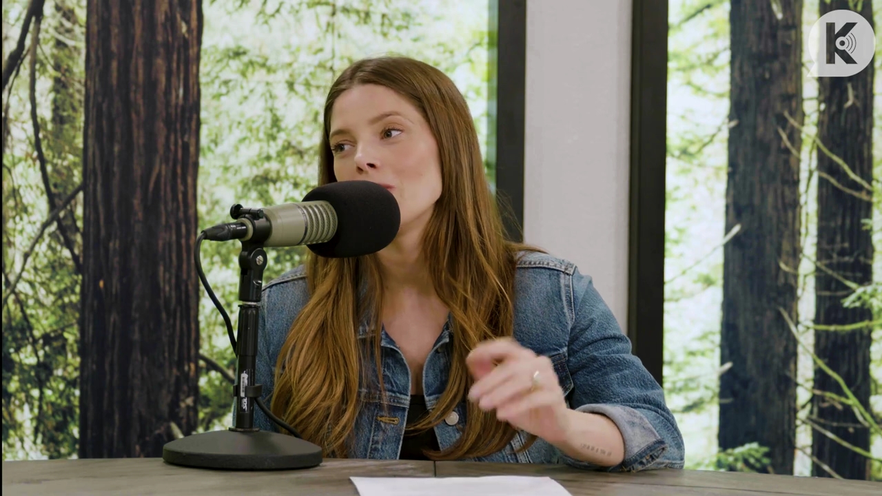 Ashley-Greene-dot-nl_TheTwilightEffect-Aflevering14EclipseRewatchPart2of3-2622.jpg