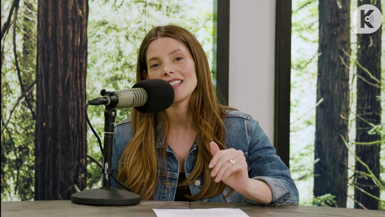 Ashley-Greene-dot-nl_TheTwilightEffect-Aflevering14EclipseRewatchPart2of3-2624.jpg