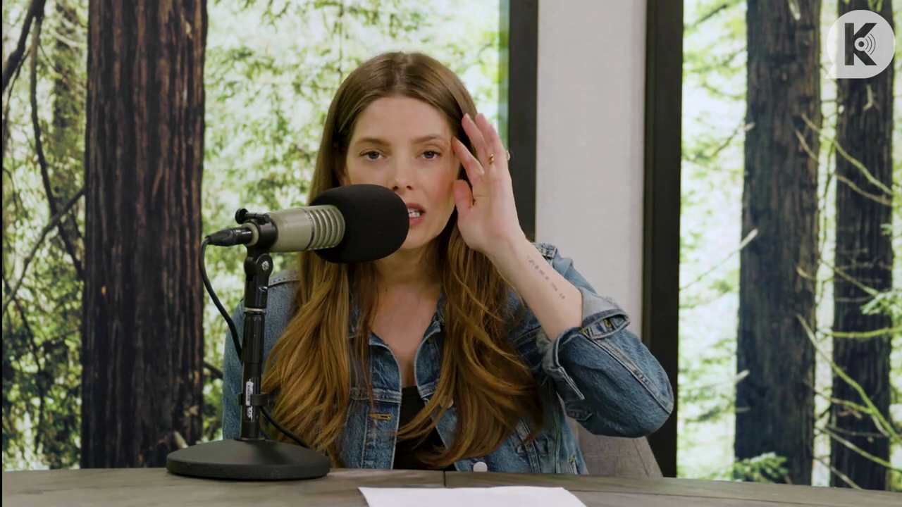 Ashley-Greene-dot-nl_TheTwilightEffect-Aflevering14EclipseRewatchPart2of3-2642.jpg