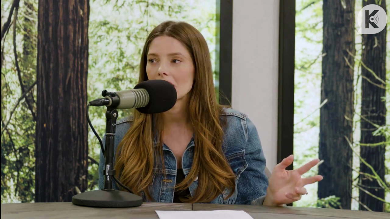 Ashley-Greene-dot-nl_TheTwilightEffect-Aflevering14EclipseRewatchPart2of3-2644.jpg