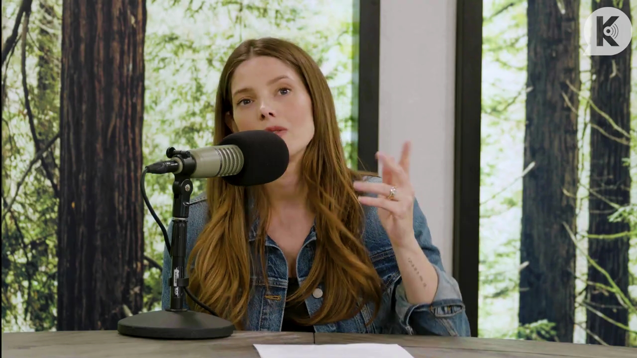 Ashley-Greene-dot-nl_TheTwilightEffect-Aflevering14EclipseRewatchPart2of3-2646.jpg