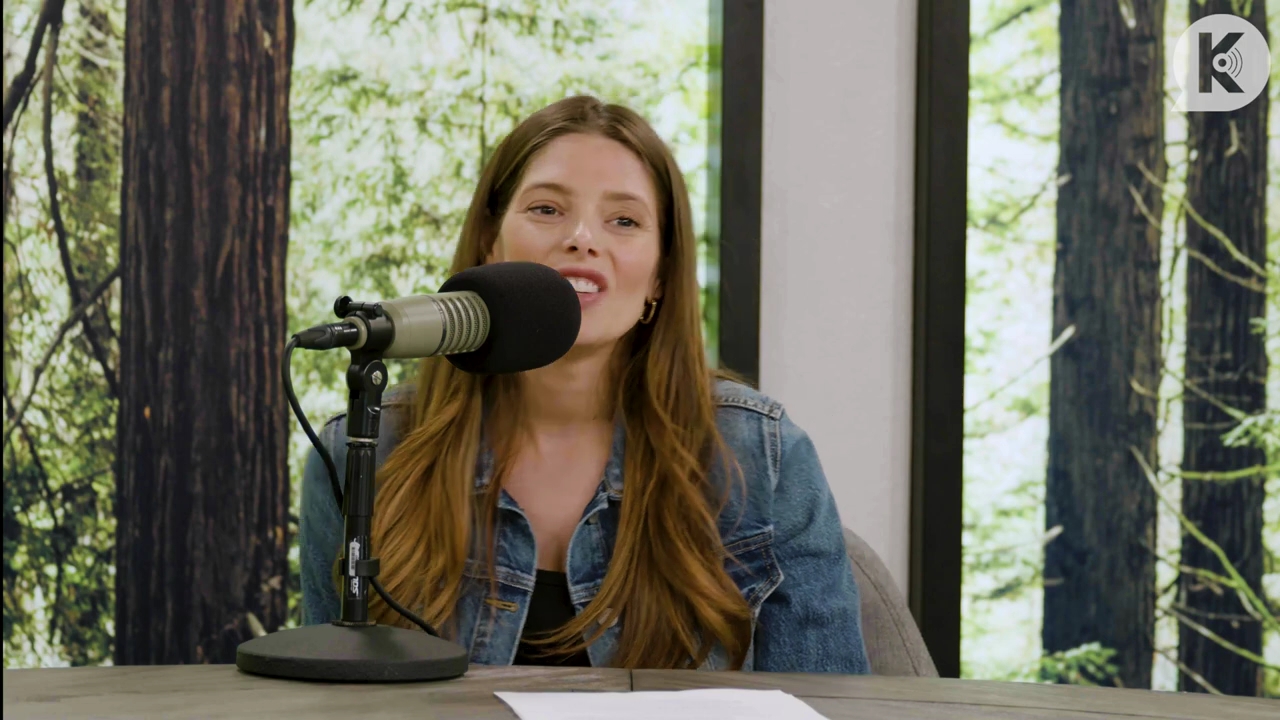 Ashley-Greene-dot-nl_TheTwilightEffect-Aflevering14EclipseRewatchPart2of3-2680.jpg Ashley-Greene-dot-nl_TheTwilightEffect-Aflevering14EclipseRewatchPart2of3-2680.jpg