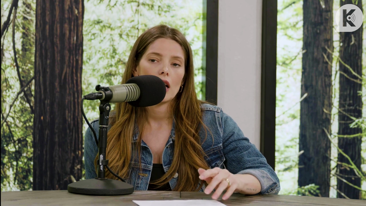 Ashley-Greene-dot-nl_TheTwilightEffect-Aflevering14EclipseRewatchPart2of3-2710.jpg