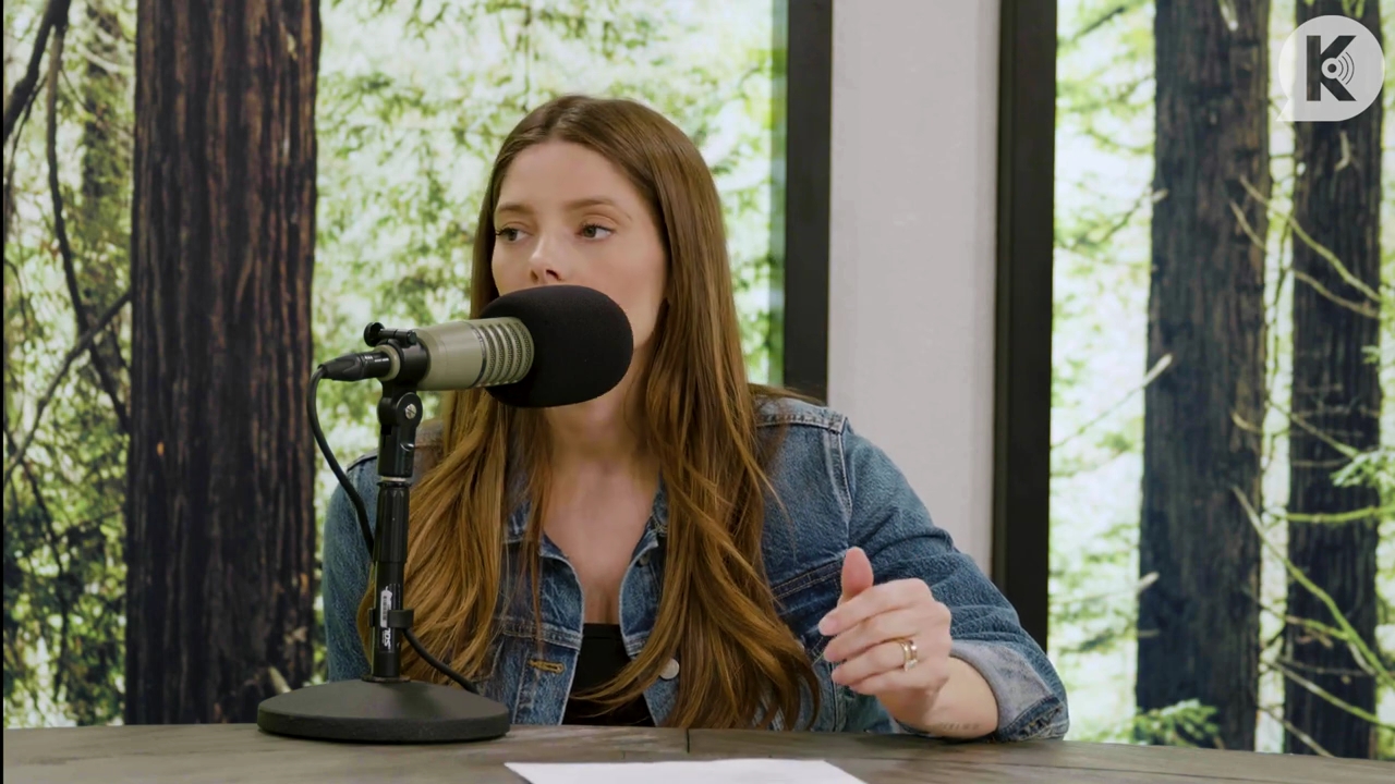 Ashley-Greene-dot-nl_TheTwilightEffect-Aflevering14EclipseRewatchPart2of3-2711.jpg Ashley-Greene-dot-nl_TheTwilightEffect-Aflevering14EclipseRewatchPart2of3-2711.jpg