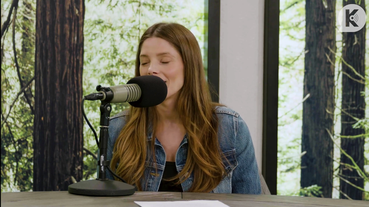 Ashley-Greene-dot-nl_TheTwilightEffect-Aflevering14EclipseRewatchPart2of3-2730.jpg Ashley-Greene-dot-nl_TheTwilightEffect-Aflevering14EclipseRewatchPart2of3-2730.jpg