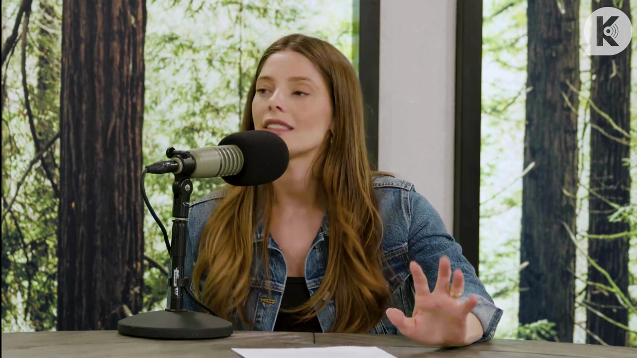 Ashley-Greene-dot-nl_TheTwilightEffect-Aflevering14EclipseRewatchPart2of3-2746.jpg