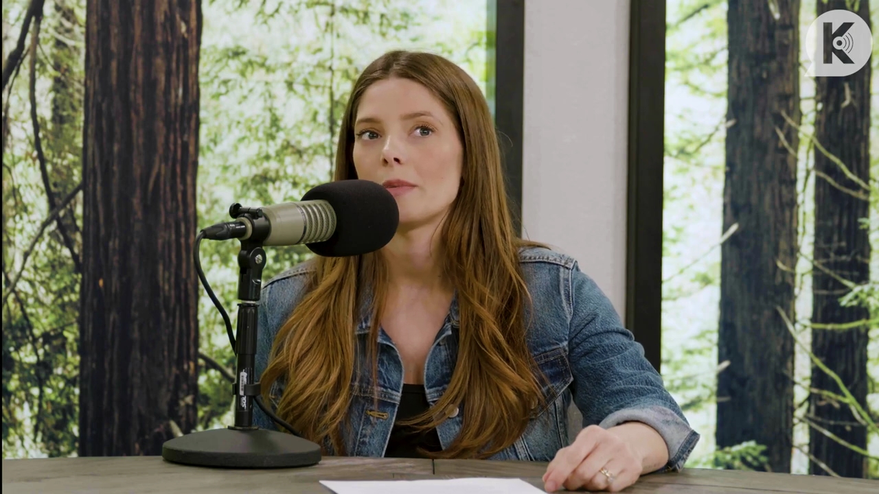 Ashley-Greene-dot-nl_TheTwilightEffect-Aflevering14EclipseRewatchPart2of3-2755.jpg