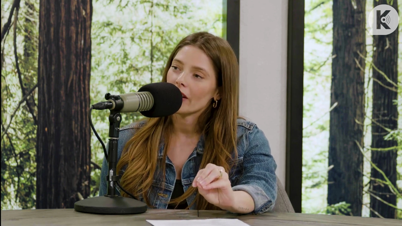 Ashley-Greene-dot-nl_TheTwilightEffect-Aflevering14EclipseRewatchPart2of3-2765.jpg Ashley-Greene-dot-nl_TheTwilightEffect-Aflevering14EclipseRewatchPart2of3-2765.jpg