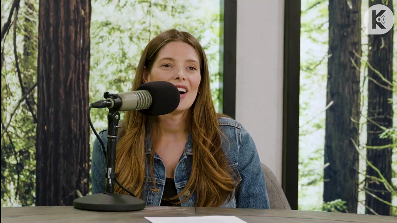 Ashley-Greene-dot-nl_TheTwilightEffect-Aflevering14EclipseRewatchPart2of3-2827.jpg
