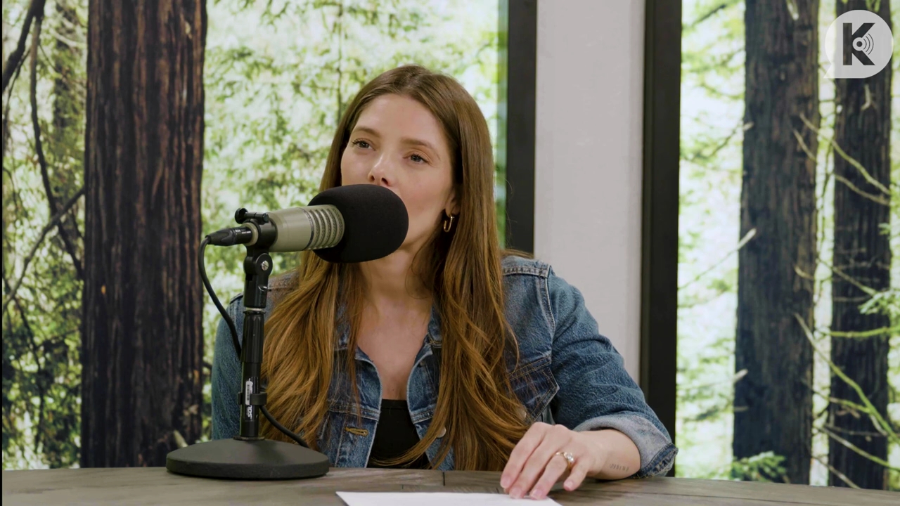 Ashley-Greene-dot-nl_TheTwilightEffect-Aflevering14EclipseRewatchPart2of3-2857.jpg