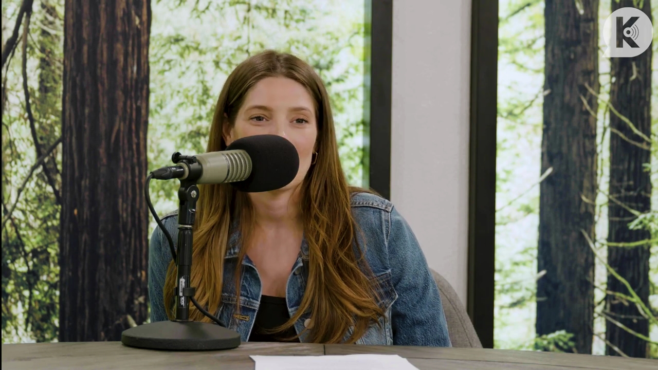 Ashley-Greene-dot-nl_TheTwilightEffect-Aflevering14EclipseRewatchPart2of3-2920.jpg