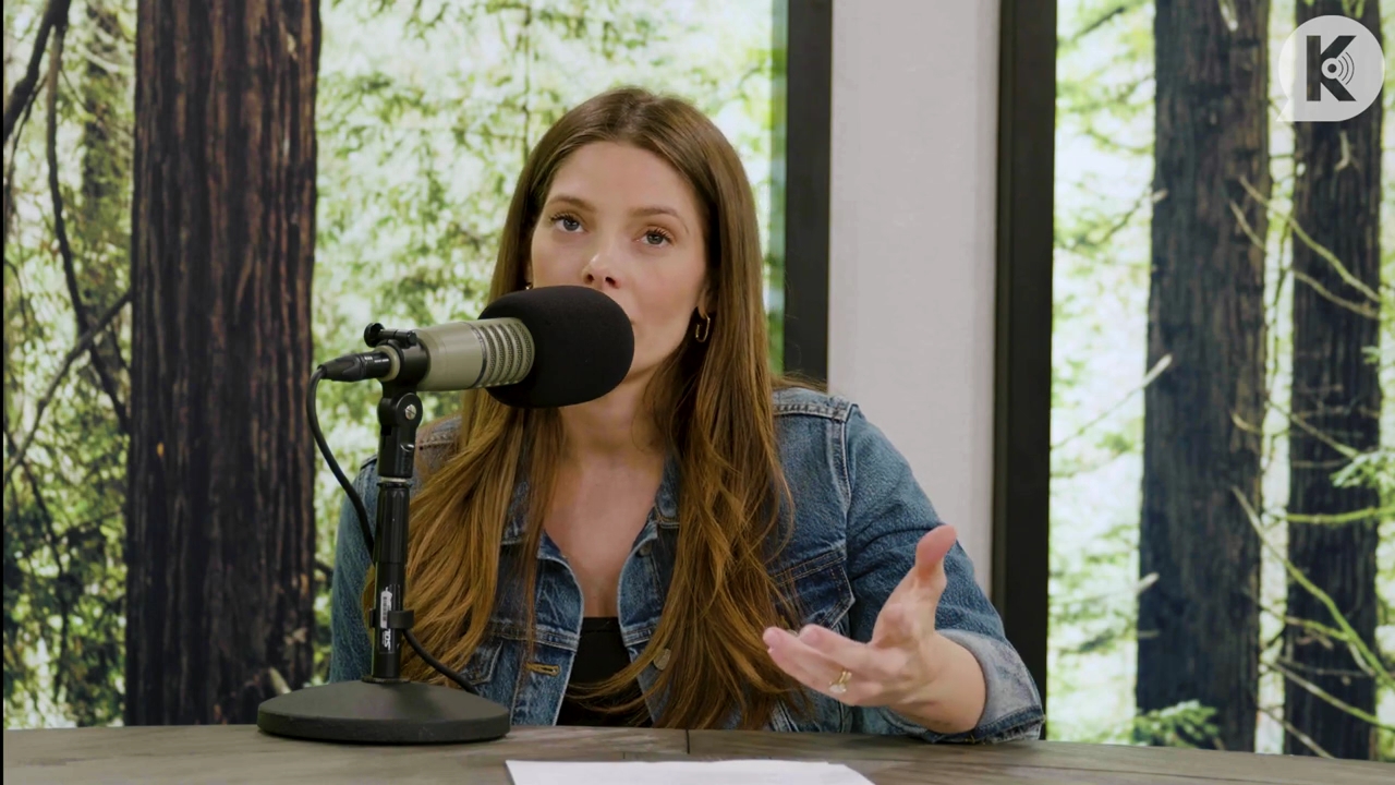 Ashley-Greene-dot-nl_TheTwilightEffect-Aflevering14EclipseRewatchPart2of3-2929.jpg
