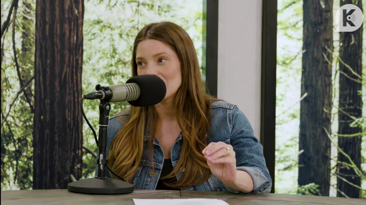 Ashley-Greene-dot-nl_TheTwilightEffect-Aflevering14EclipseRewatchPart2of3-2994.jpg
