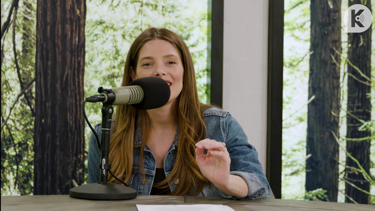 Ashley-Greene-dot-nl_TheTwilightEffect-Aflevering14EclipseRewatchPart2of3-3015.jpg Ashley-Greene-dot-nl_TheTwilightEffect-Aflevering14EclipseRewatchPart2of3-3015.jpg