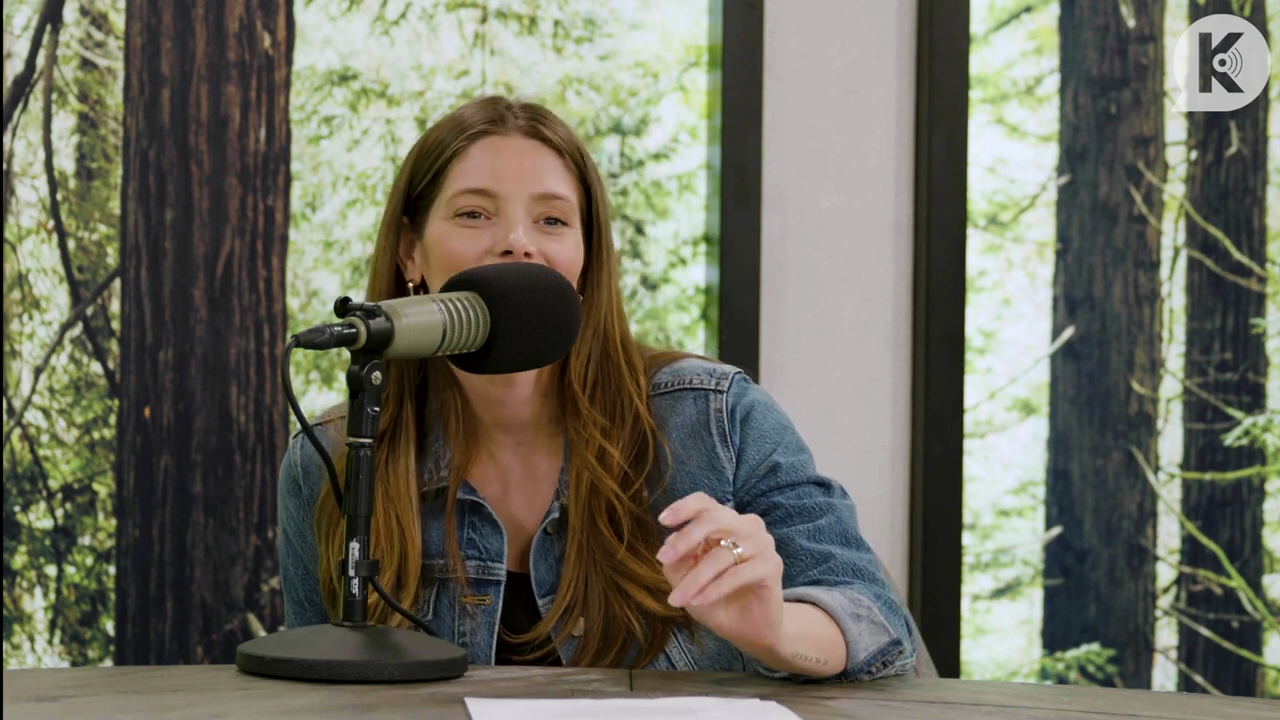 Ashley-Greene-dot-nl_TheTwilightEffect-Aflevering14EclipseRewatchPart2of3-3016.jpg Ashley-Greene-dot-nl_TheTwilightEffect-Aflevering14EclipseRewatchPart2of3-3016.jpg