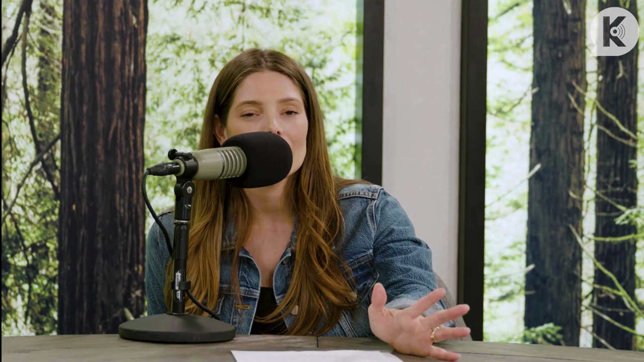Ashley-Greene-dot-nl_TheTwilightEffect-Aflevering14EclipseRewatchPart2of3-3023.jpg