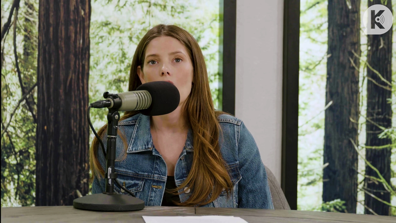 Ashley-Greene-dot-nl_TheTwilightEffect-Aflevering14EclipseRewatchPart2of3-3049.jpg