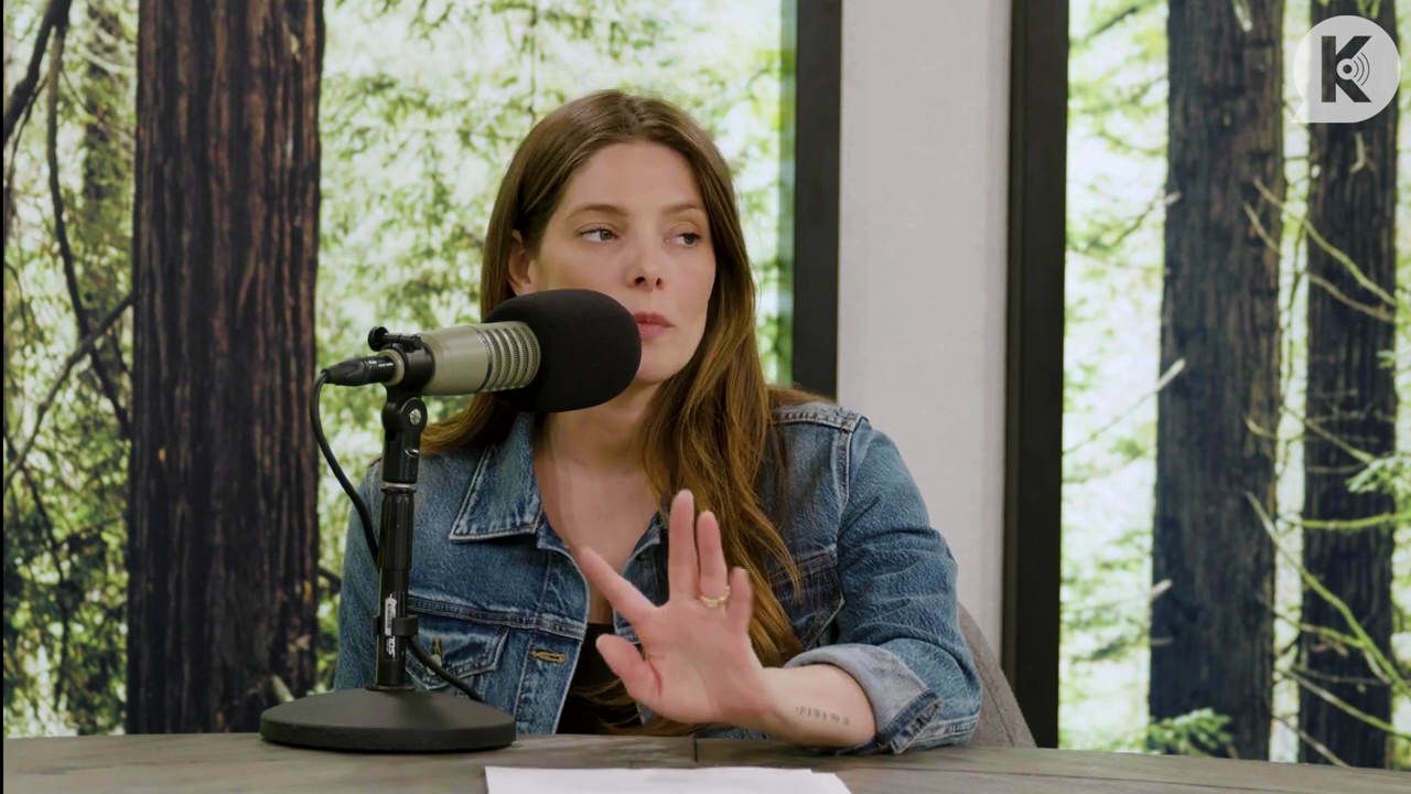 Ashley-Greene-dot-nl_TheTwilightEffect-Aflevering14EclipseRewatchPart2of3-3189.jpg