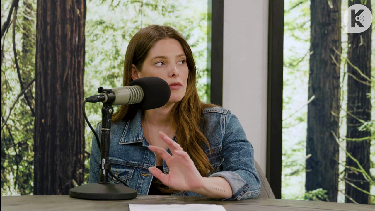 Ashley-Greene-dot-nl_TheTwilightEffect-Aflevering14EclipseRewatchPart2of3-3191.jpg