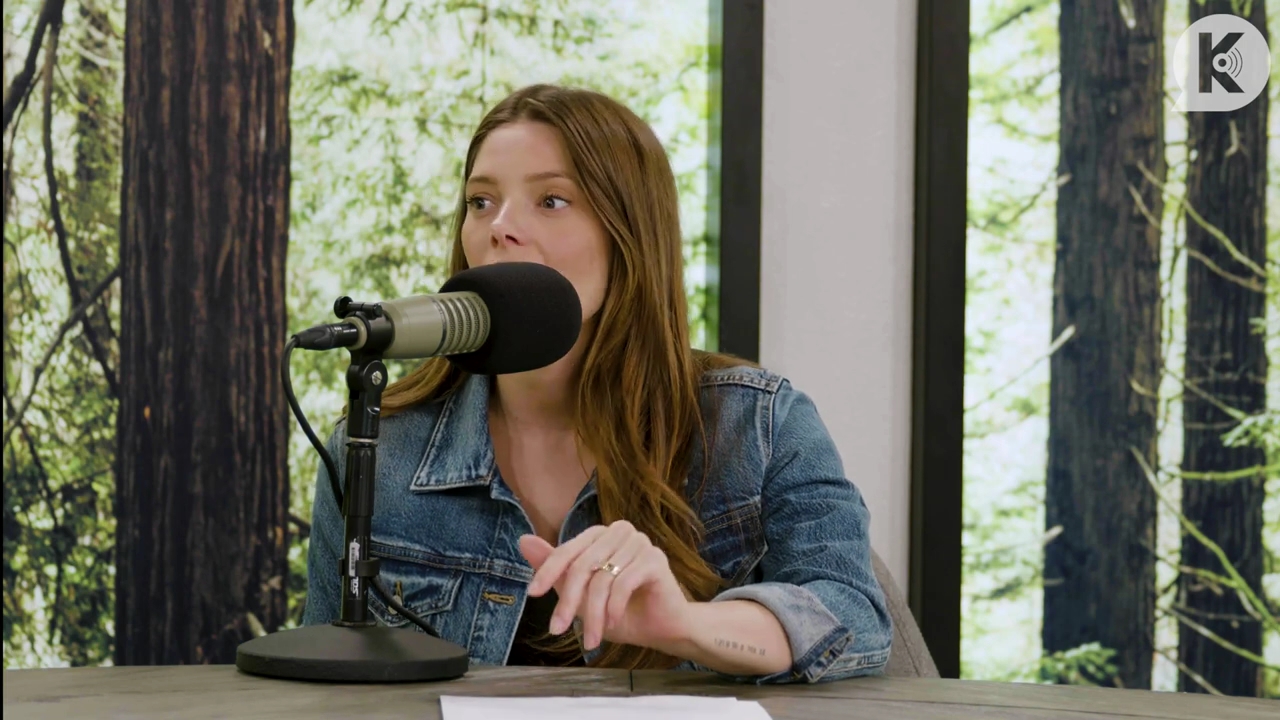 Ashley-Greene-dot-nl_TheTwilightEffect-Aflevering14EclipseRewatchPart2of3-3195.jpg