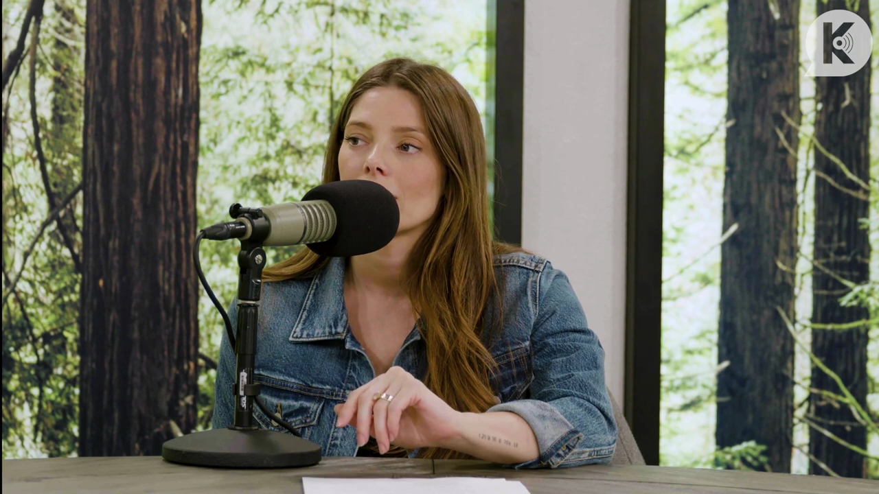 Ashley-Greene-dot-nl_TheTwilightEffect-Aflevering14EclipseRewatchPart2of3-3201.jpg